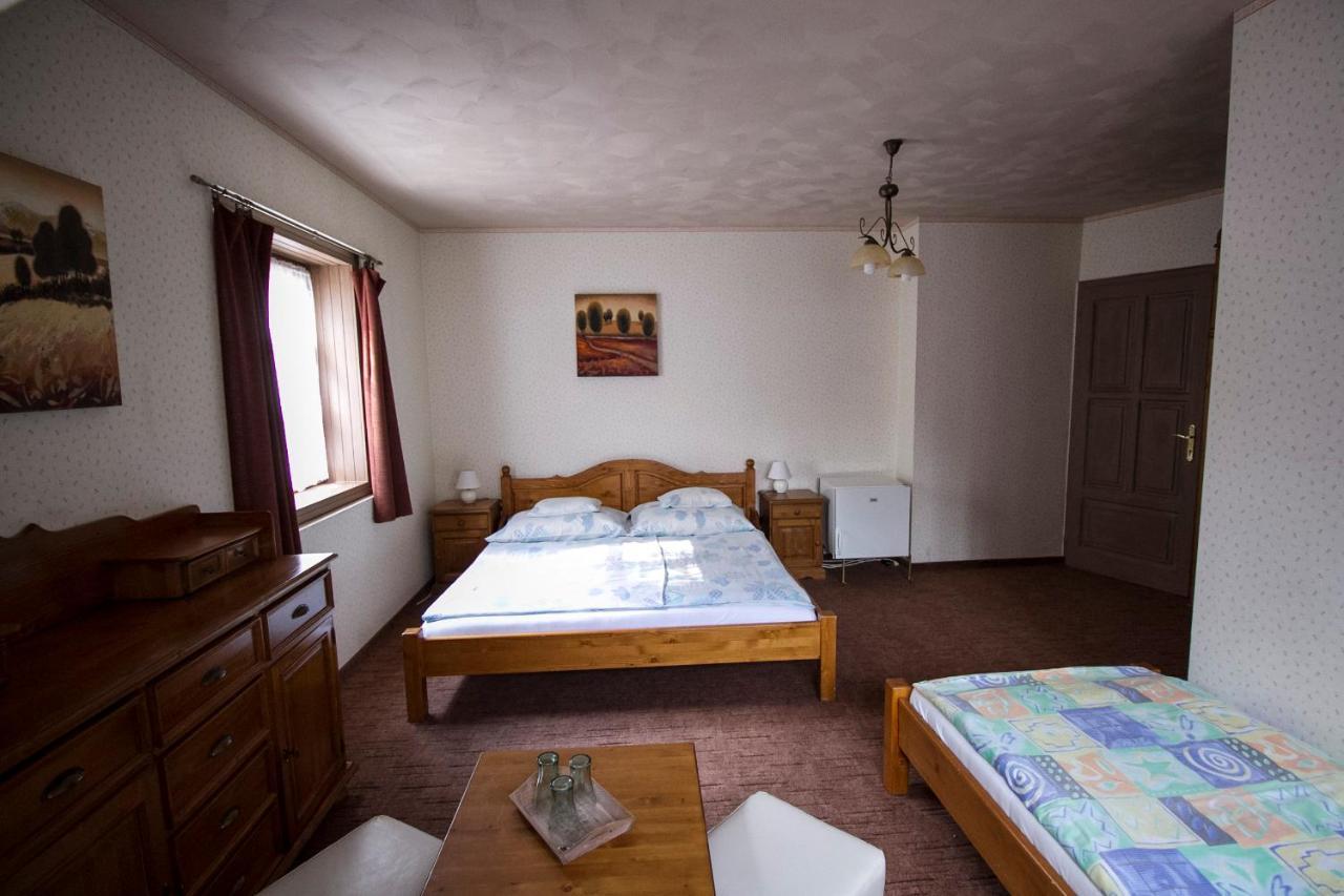 Aranygombos Fogado Hotel Telkibanya Ngoại thất bức ảnh