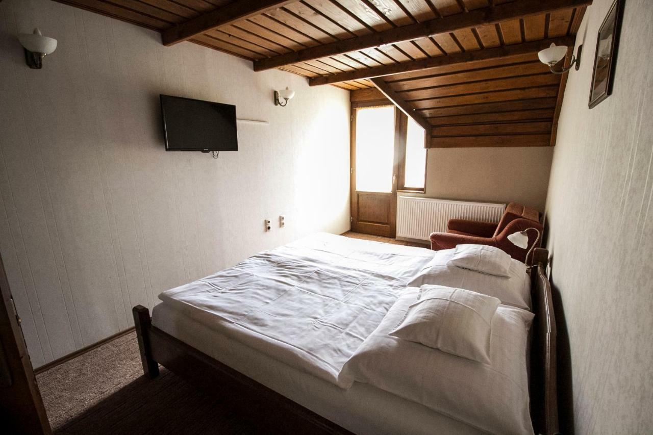 Aranygombos Fogado Hotel Telkibanya Ngoại thất bức ảnh